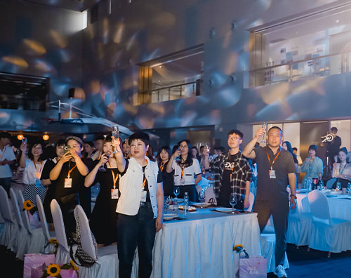 尚青春 赴未來(lái)丨卓尚服飾25周年慶典